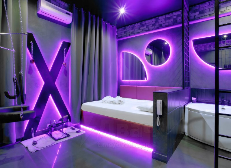 Перед 14 февраля спрос на БДСМ-отели в Москве подскочил в три раза — уже занято около 90% номеров
Ц