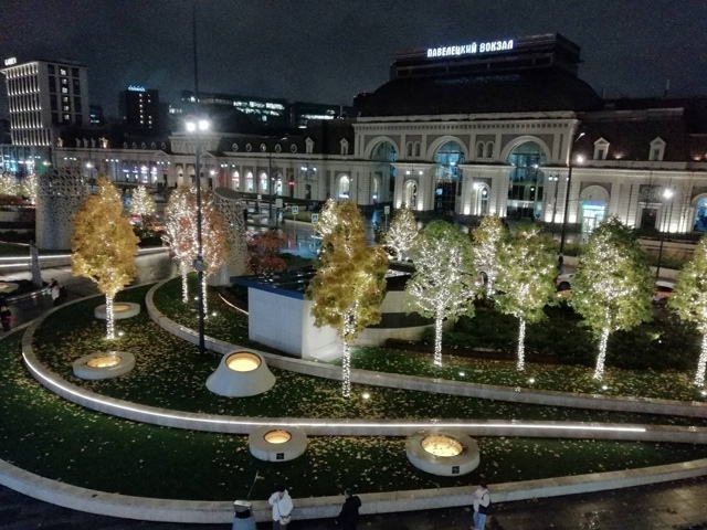 Москва всё больше становится новогодней!