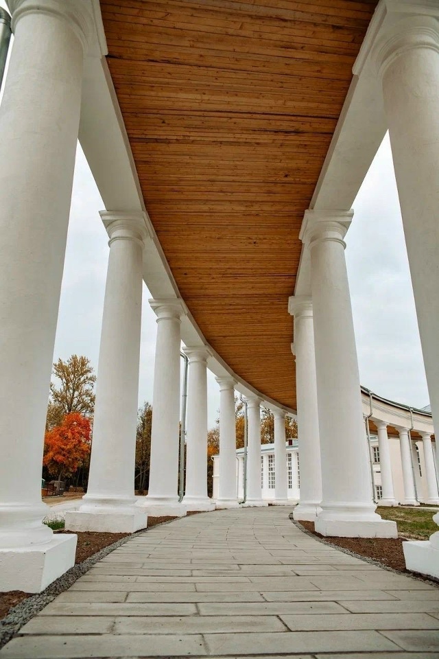 В усадьбе Горенки восстановили колоннаду😍