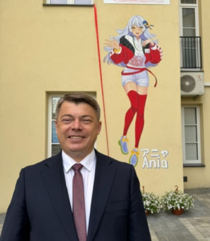 🇵🇱🤝🇯🇵 Дипломатия, которую мы заслужили
Гигантская аниме-тян по имени Аня стала официальным символом