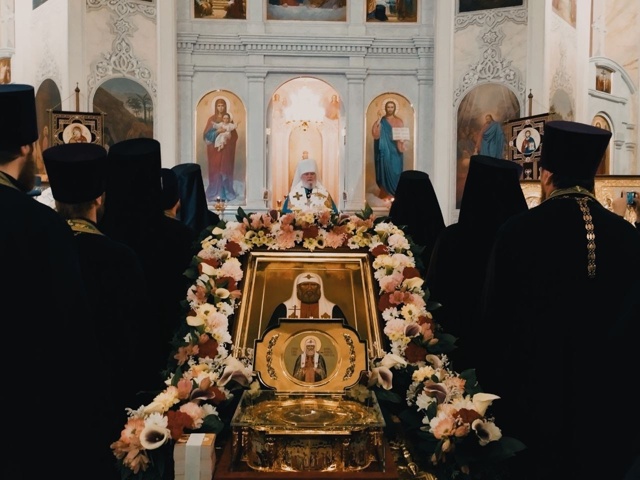 🙏 В Курск доставили ковчег с частицей мощей святителя...