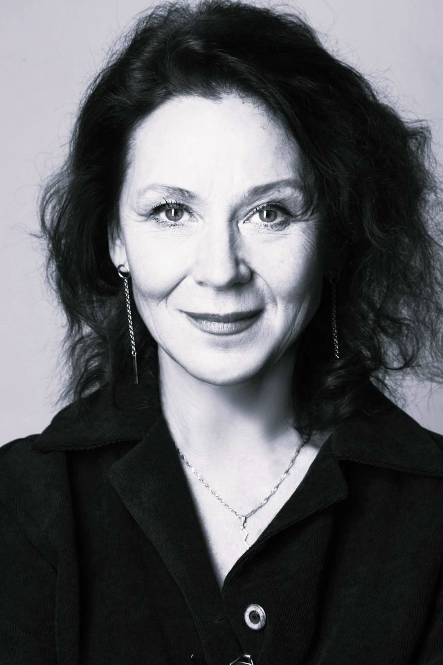 НE TPOГAЙ ЛЮДEЙ ПOCЛЕ ПЯTИДECЯТИ.
CEPЬЁЗНО. ЭTO HE ПPOCTO ПOKOЛЕНИЕ ??...