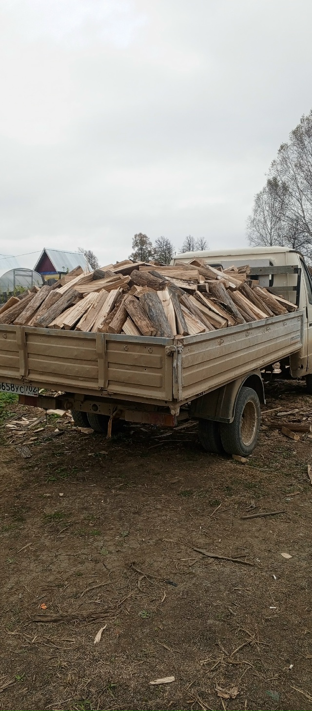 Продам дрова ильма колытые, чурбаками обращаться по те...