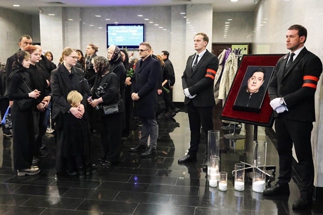 В Москве прошло прощальное мероприятия с актёром Рома?...