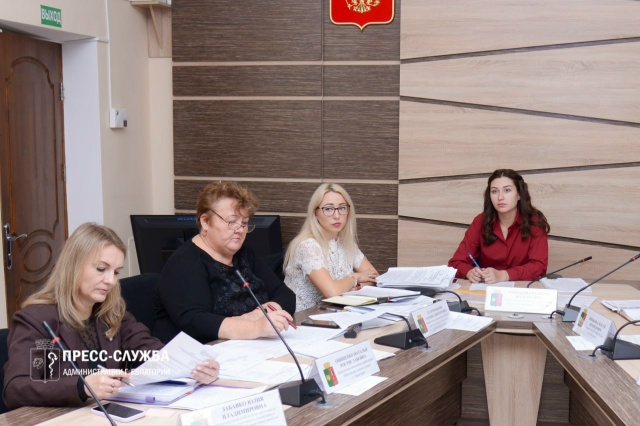 В Евпатории юных мопедистов без прав привлекут к ответ...