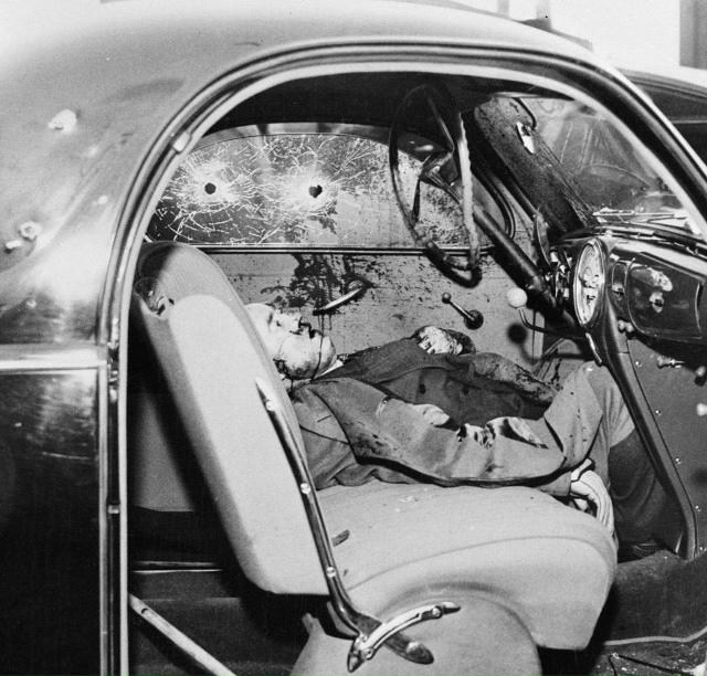 Адвокат Эдвapд О'Xaра, или «Легкий Эдди», давший показани...