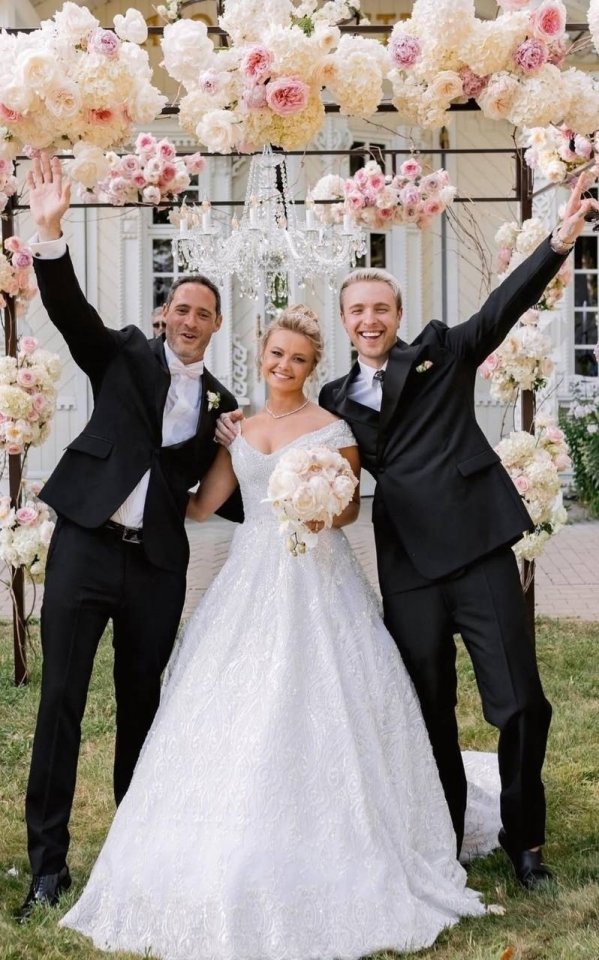 Семья российского певца Егора Крида готовится к попол?...