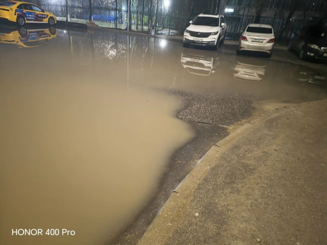 Проспект Ленинского комсомола 12, так заасфальтировали...