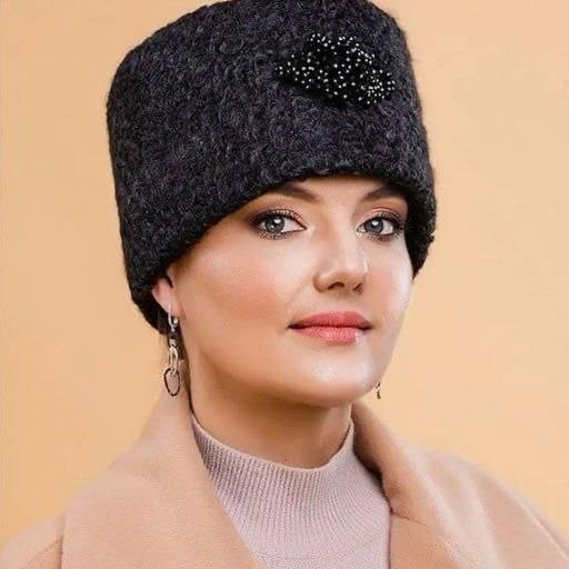 Шапки НАШИХ БАБУШЕК снова в моде! Россиянки массово ра?...