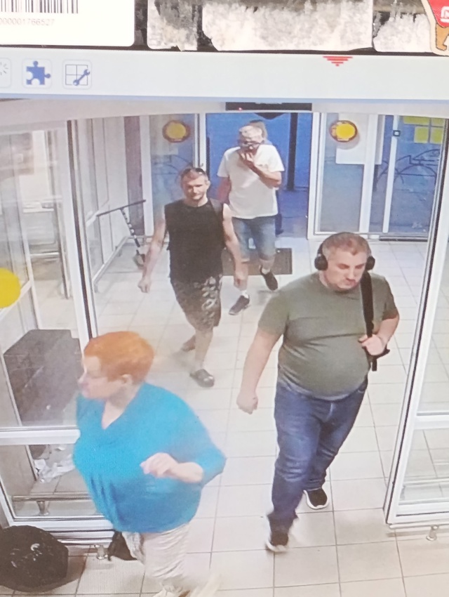 Женечка и твой старый друг, советую тебе выйти на связь...