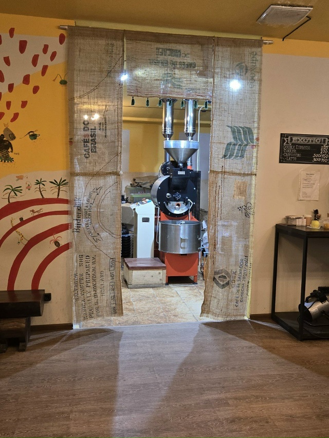 Ищем менеджера по работе с клиентами в магазин-ростери...