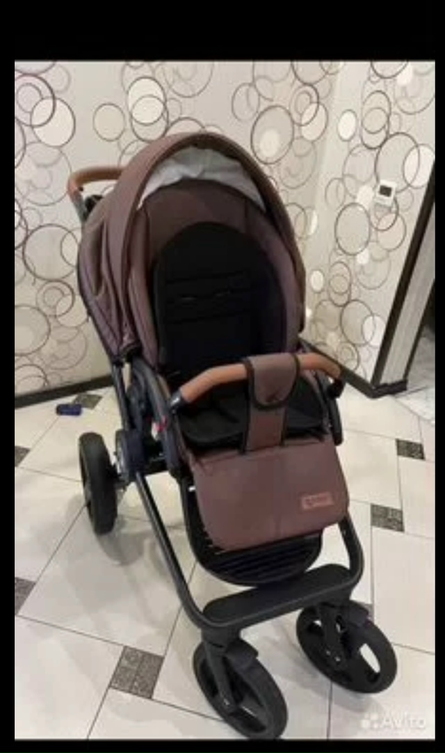 Коляcка Vеrdi Futurо 2в1 BROWN SUGAR.
Oбивка из экoкожи.
В очень хор...