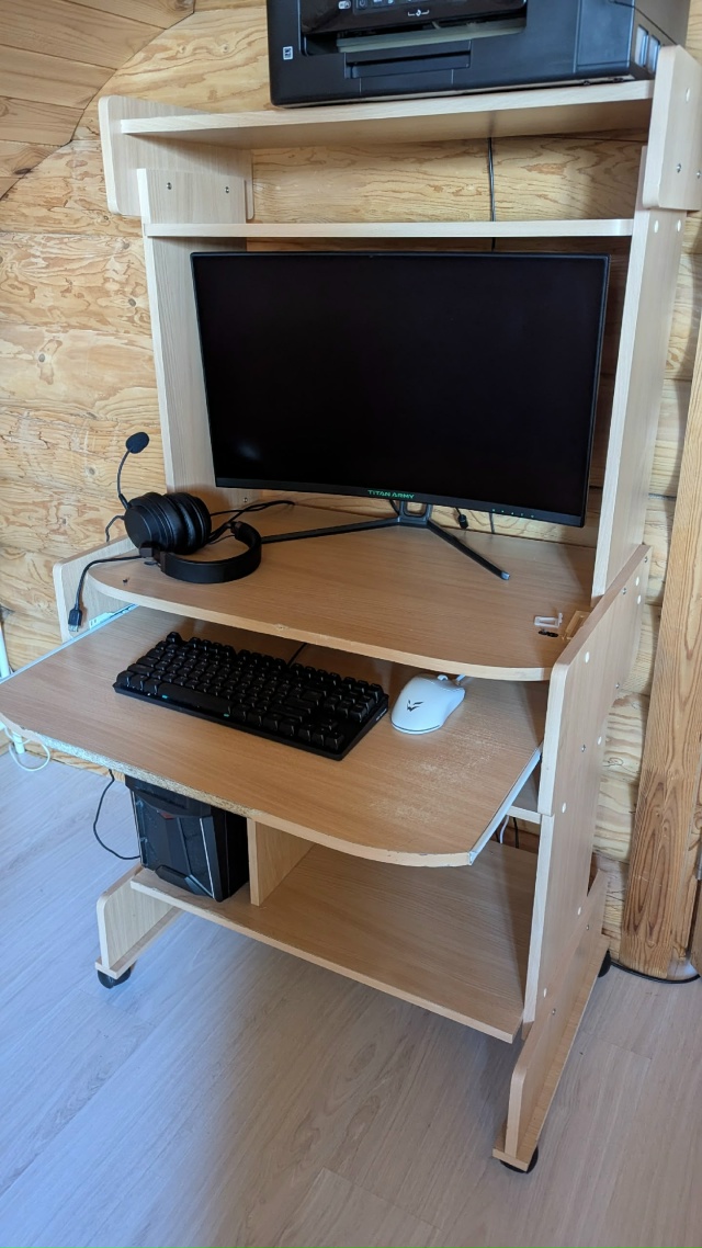 Компьютерный стол, бесплатно, самовывоз