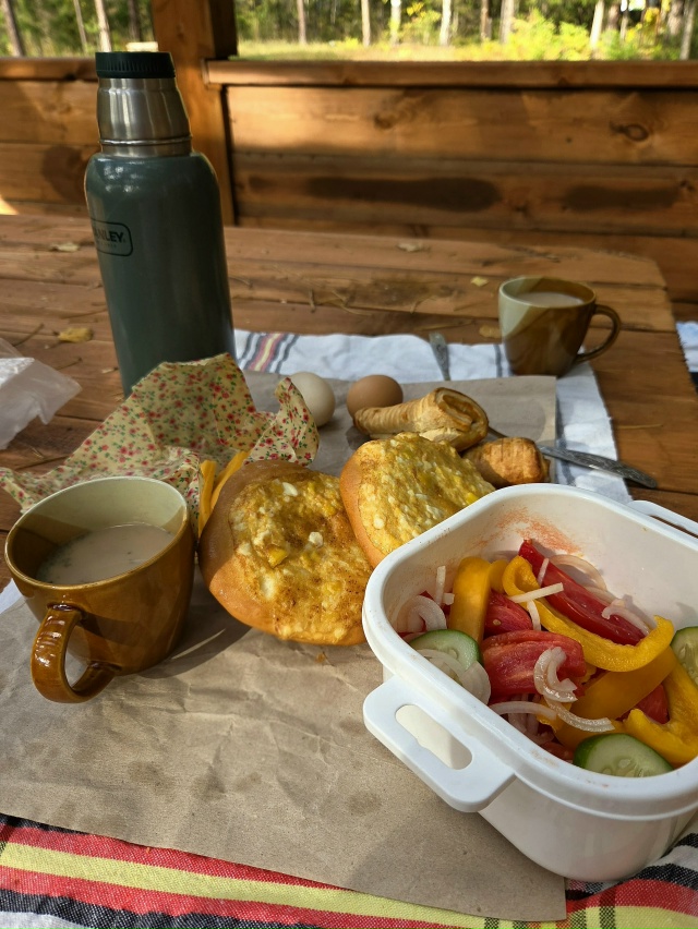 Как думаете есть ли ещё грибы в лесу?
Фото: Ира Мальцев...