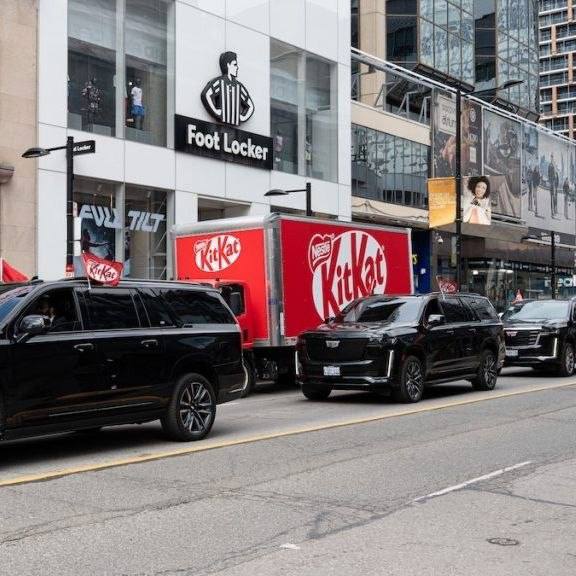 KitKat КУРВА: По пути в Польшу грузовик с 12 тоннами батончиков бесследно исчез Уже неделю полиция