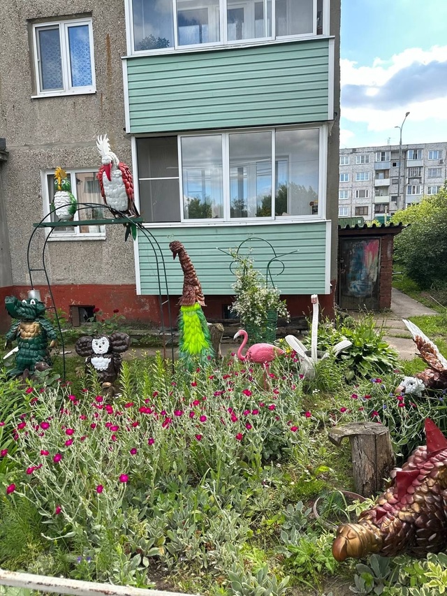 Вот такая красота у нашего подъезда! ?