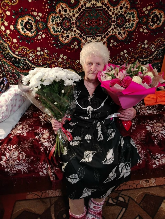 Поздравляем нашу бабушку Пуровскую Клавдию Андреевну ...