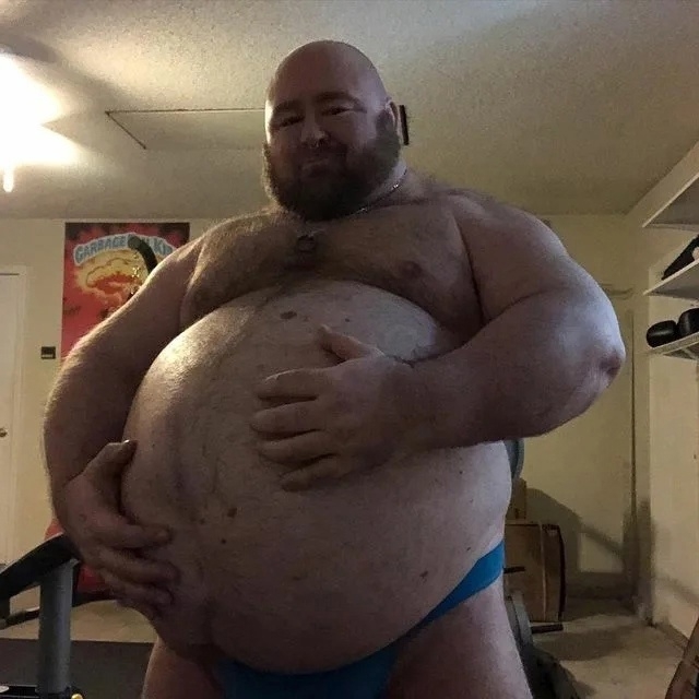 Американец по имени Брайан растолстел до 226 килограммо...