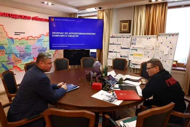 Губернатор Георгий Филимонов провёл профчас по вопрос...