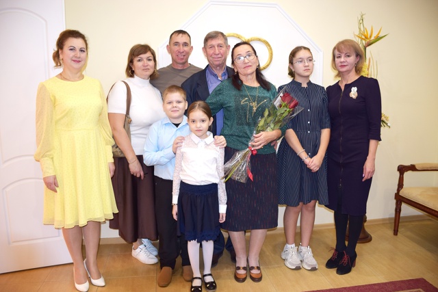 ?Смоленская супружеская пара отметила 50-летний юбиле...