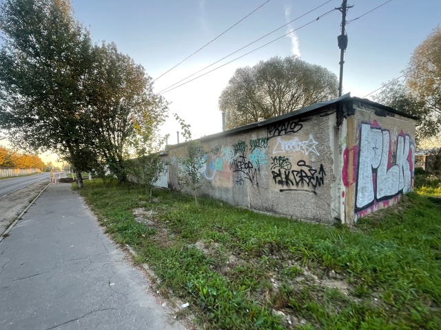 Почему бы не сделать стены гаражного кооператива 