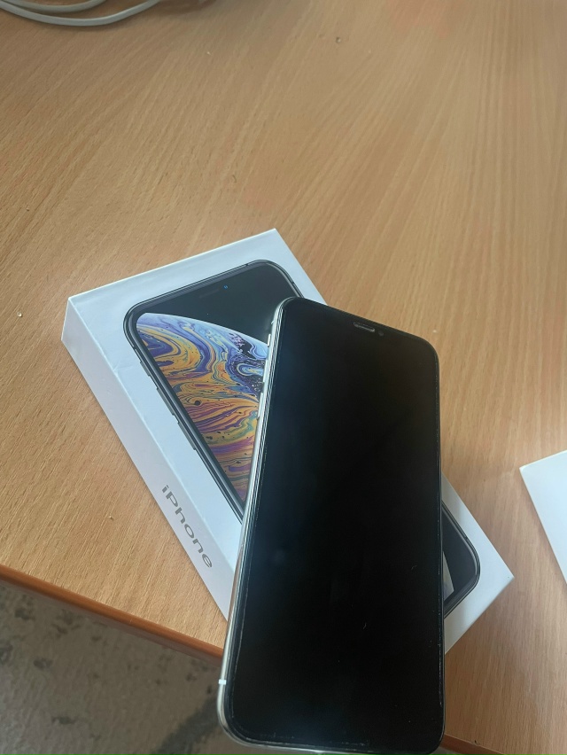 Продам. 1)Айфон Xs 64Gb. 5000 руб. 2)Самсунг А12 5000 руб. 89096032901. А?...