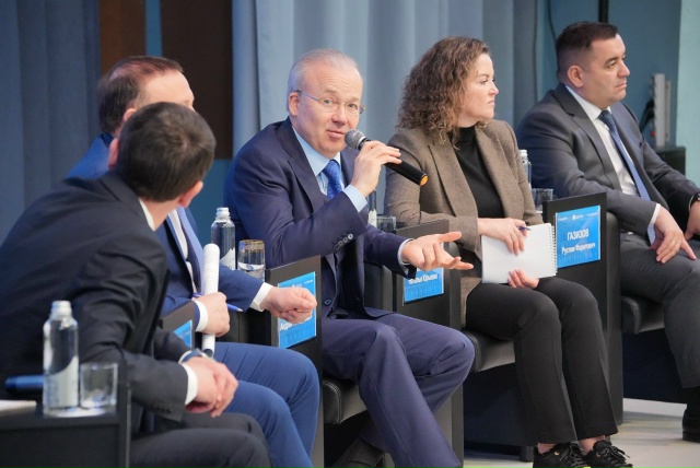 В Нефтекамске провели выездное заседание Правительст?...