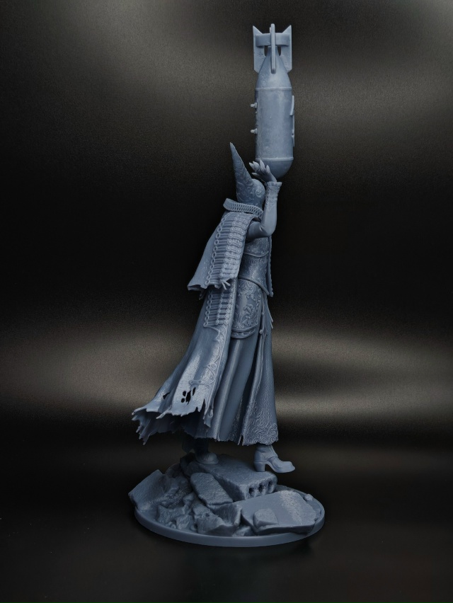 Артиллерийская ведьма, общая высота фигурки 27 см
Фигу?...