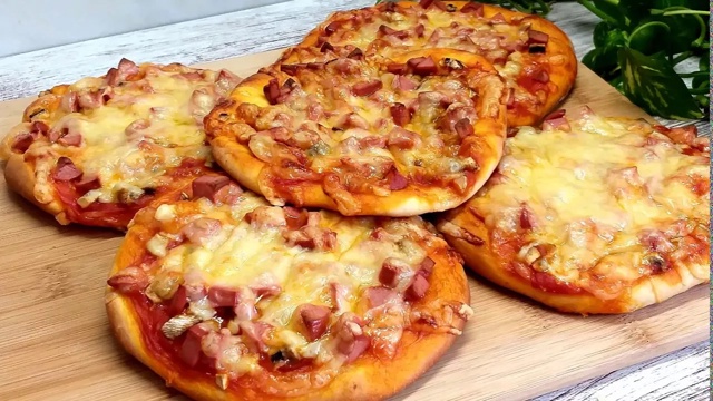 🍕 Пиццу уберут из школьных столовых.
Пока что речь и?...