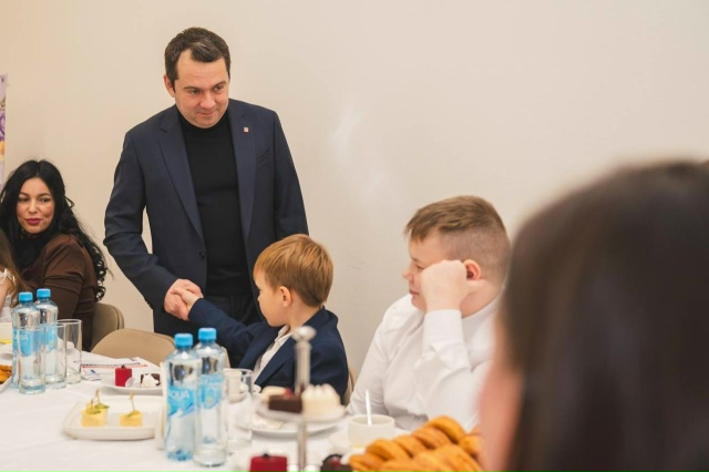 🤑 Неработающим матерям предложили платить зарплату
?...