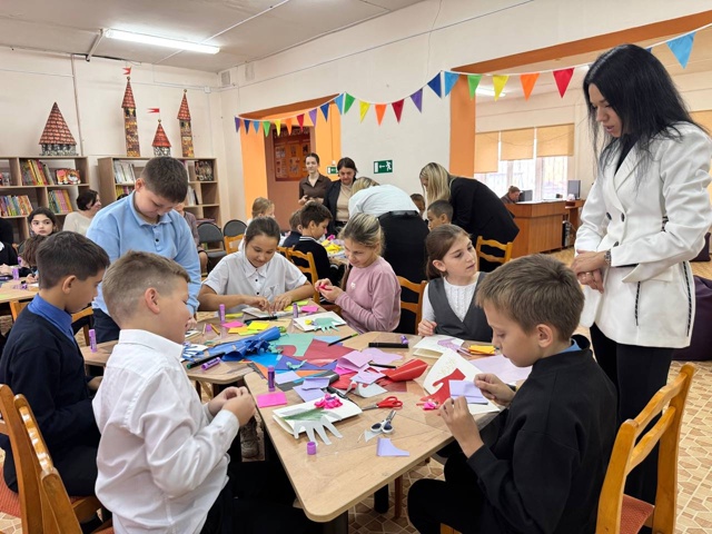 📚👨🦰В середине осени празднуется молодой, но очень...