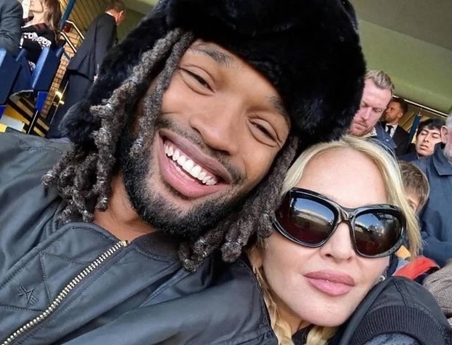 Мадонна снова доказывает — любовь не знает возраста😅...