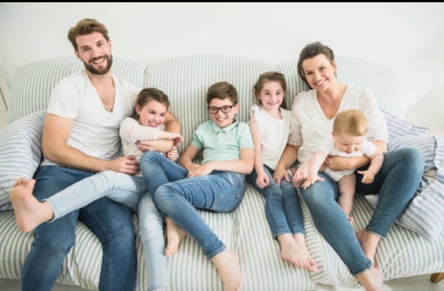 Короче, с женой разводимся. Она на алименты подаёт, кто ...