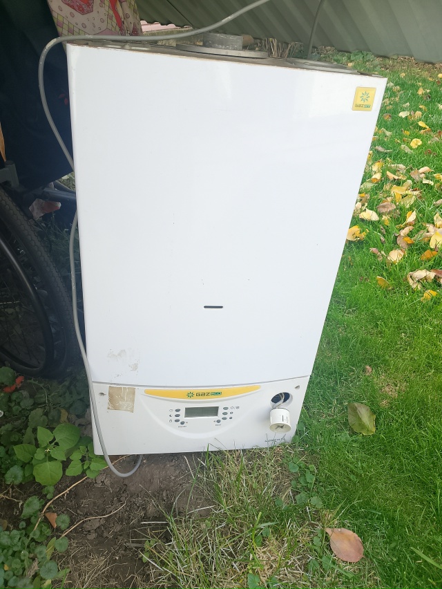 Котёл в рабочем состоянии, предлагайте вашу цену звони...