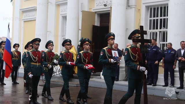 ПОХОРОНИЛИ 🙏 КАК ГЕРОЯ
В Подмосковье простились с по...