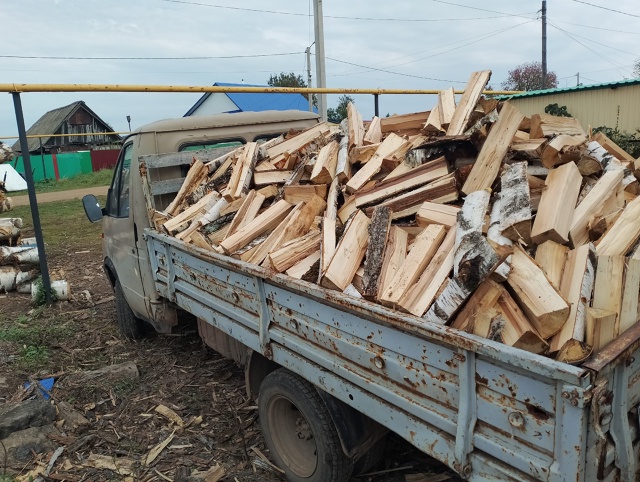 Продам дрова Берёза .Колотые и чурбаками 89174760532
