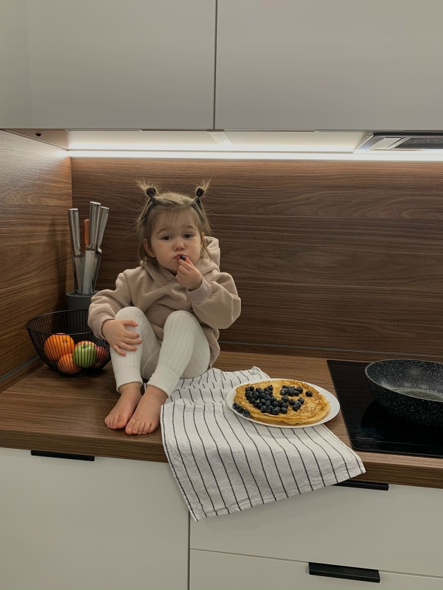 Дети сразу и непринужденно осваиваются со счастьем, иб...