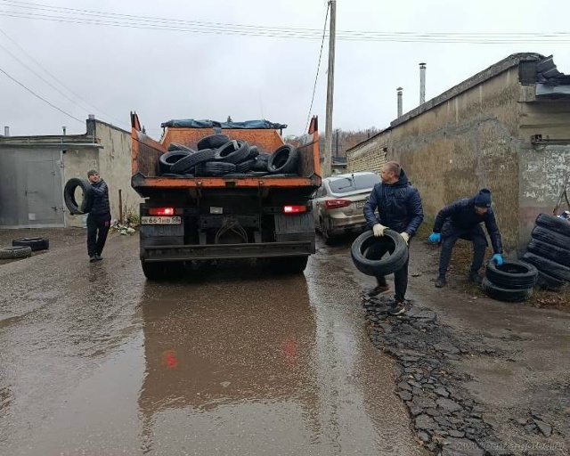 В рамках месячника по благоустройству в Октябрьском р?...