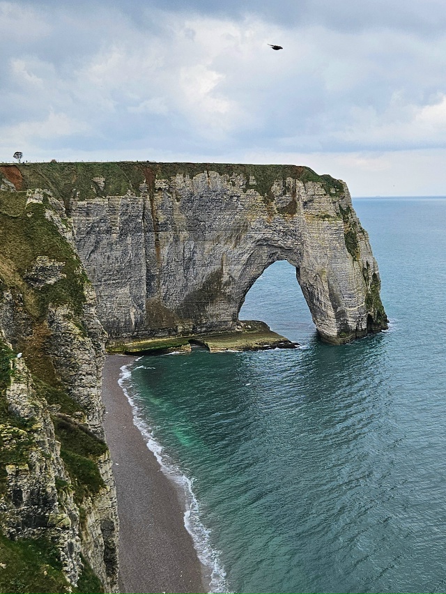 🌍 Скалы в Этрета — один из самых живописных уголков п?...