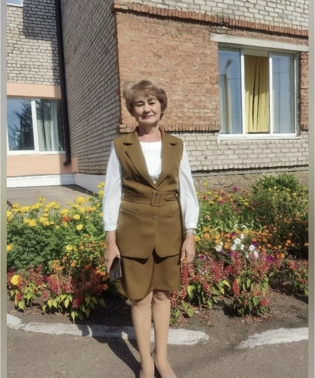 С ДНЁМ УЧИТЕЛЯ...🌺
Поздравляем Каримову Раузию Рауфов?...