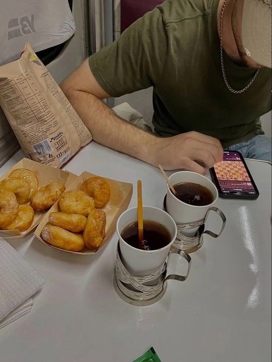 Всегда между самолетом и поездом выберу второе..