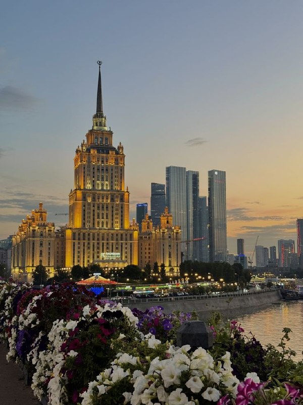 Девочки, классные новости: уже в пятницу в Москву вернётся тепло — воздух прогреется до +18°С. Теплы