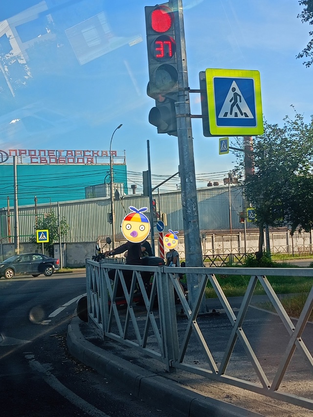 Здравствуйте.
Совсем не страшно за своих детей? 😲