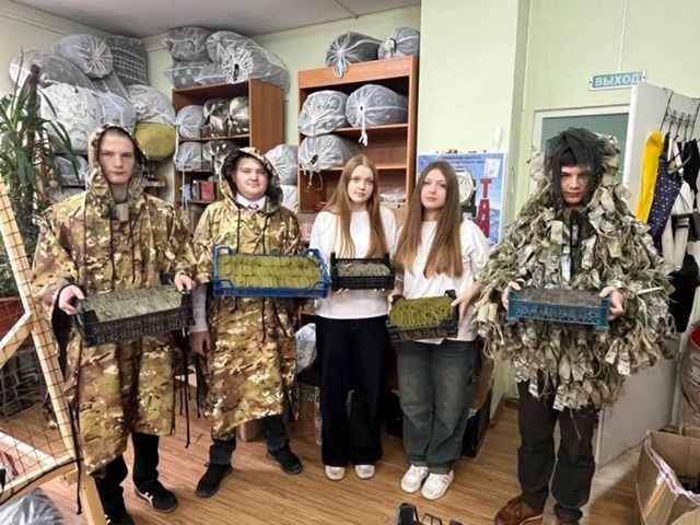 Студенты из Орехово-Зуева сделали маскхалаты для бойц?...