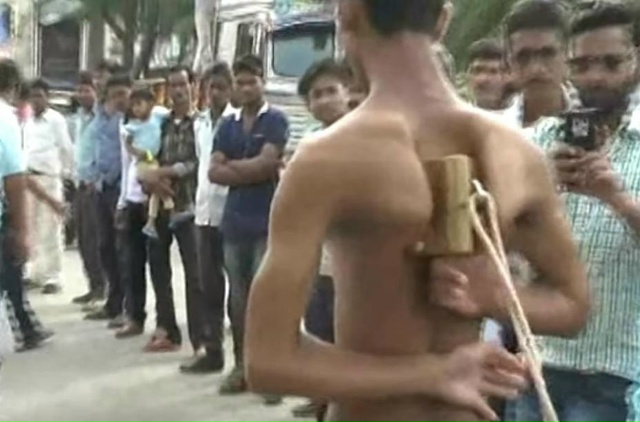 Восемнадцатилетний Абхишек Чуби из Индии, известный т?...