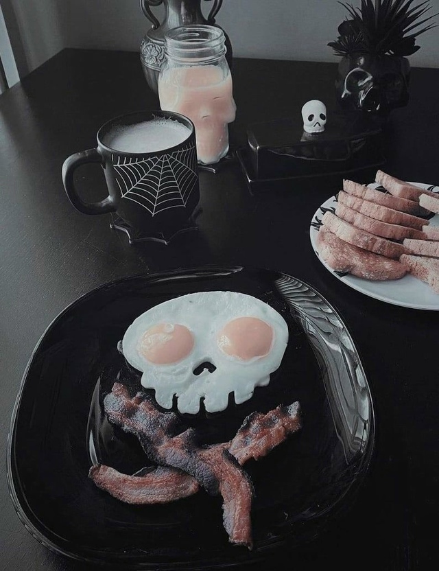 Готично жить нe 3aпрeтишь.