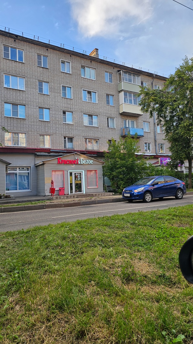 А нам лишь бы в КБ и насрать на проезд, аварийка решает