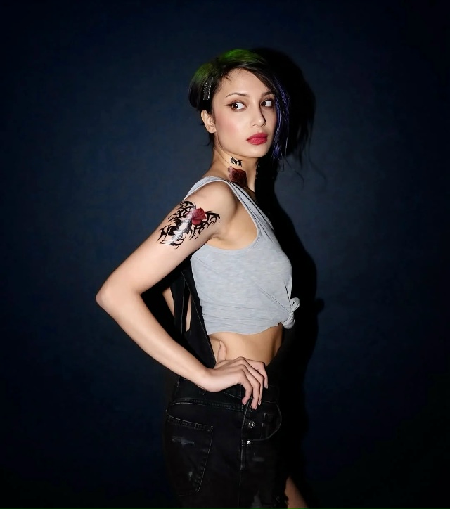 Шивани Шарма, известная модель, которая послужила прот...