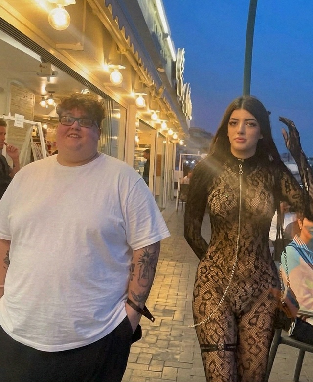 Скуфы официально победили: в Сети завирусился работяг?...