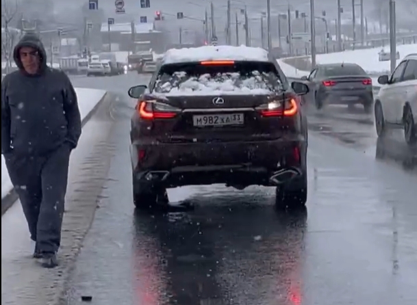 Очень прошу откликнуться автомобилистов с регистрато?...